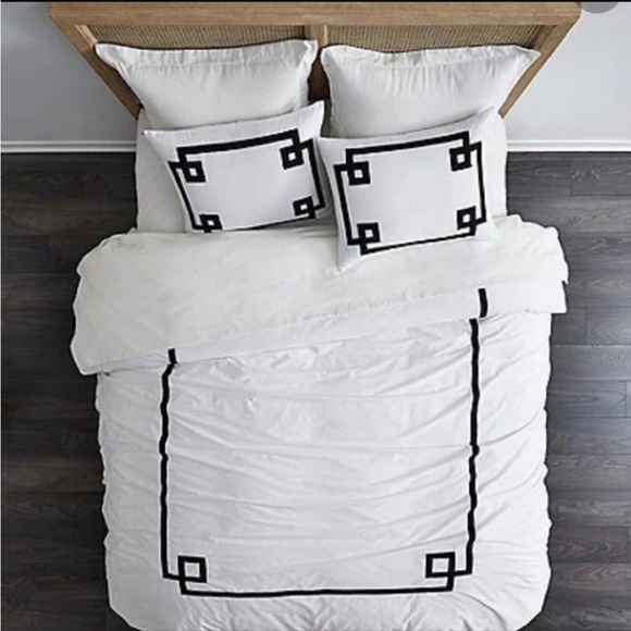 VILLA by Noble Excellence Greek Key Black/White King Duvet Cover and Shams | NIP - Picture 1 of 5